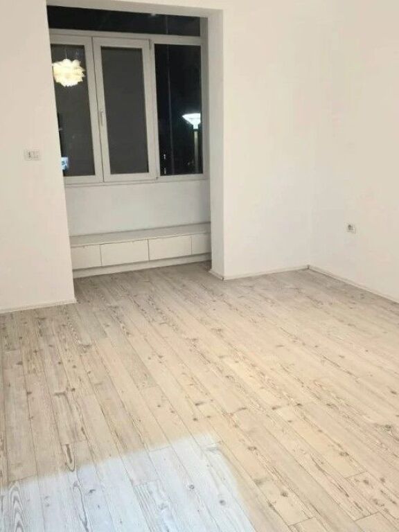 Business premises for rent are given at Kavaja Street, at the intersection of 21 Dhjetori, Myslym Shyri Street, Muhamet Gjollesha Street.