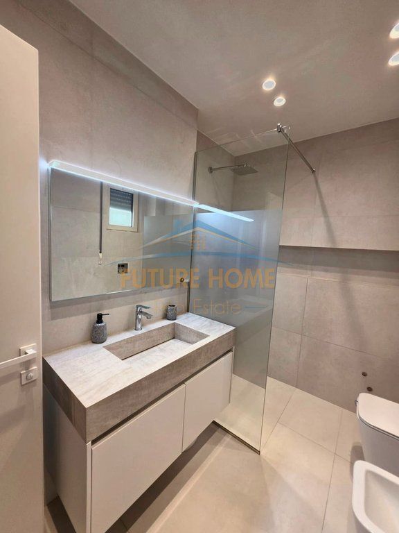 Disponojmë Apartament 1+1+ Post Parkimi për shitje Gjiri Lalëzit, Perla Resort