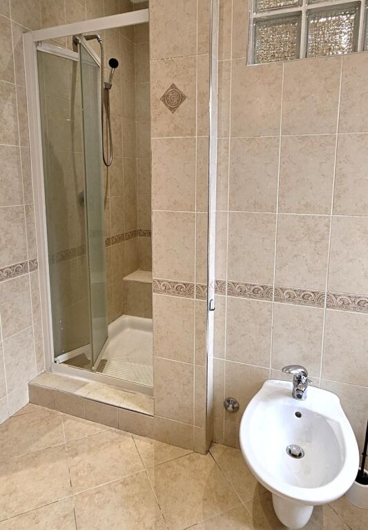 APARTAMENT 2+1 ME QIRA – RRUGA E DURRËSIT