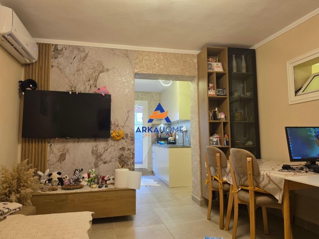 SHITET APARTAMENT 1+1 "PRANE INSTITUTIT TE HIGJENES" 16.000.000 LEKE