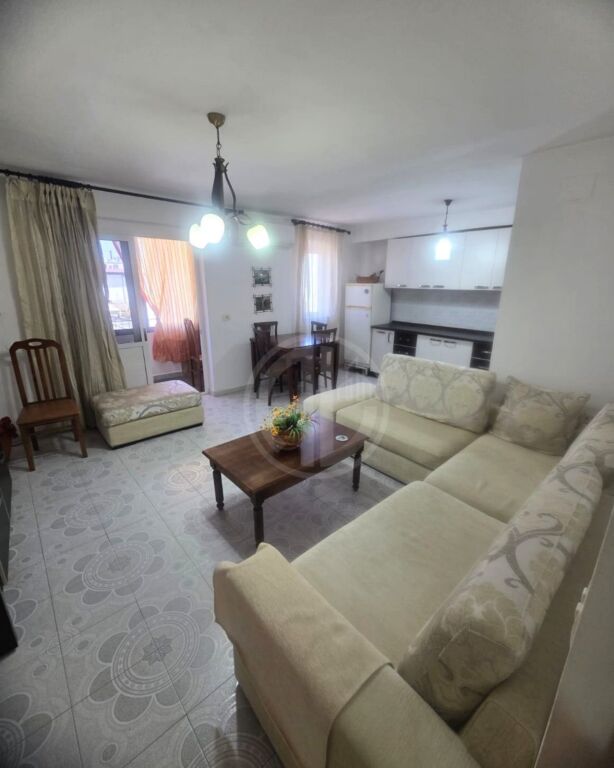 Shitet Apartament 1+1 – Pranë Spitalit