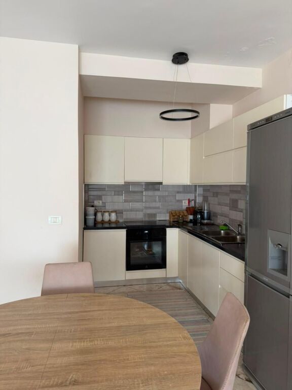 APPARTAMENTO 2+1 IN AFFITTO A LUNGO TERMINE – LUNGOMARE, VLORA