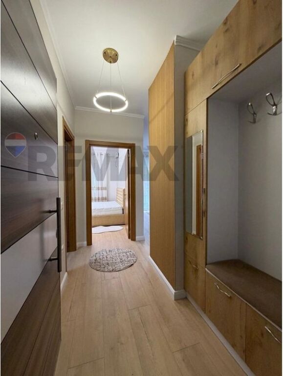 Shitet Apartament 1+1Kompleksi Golden Park