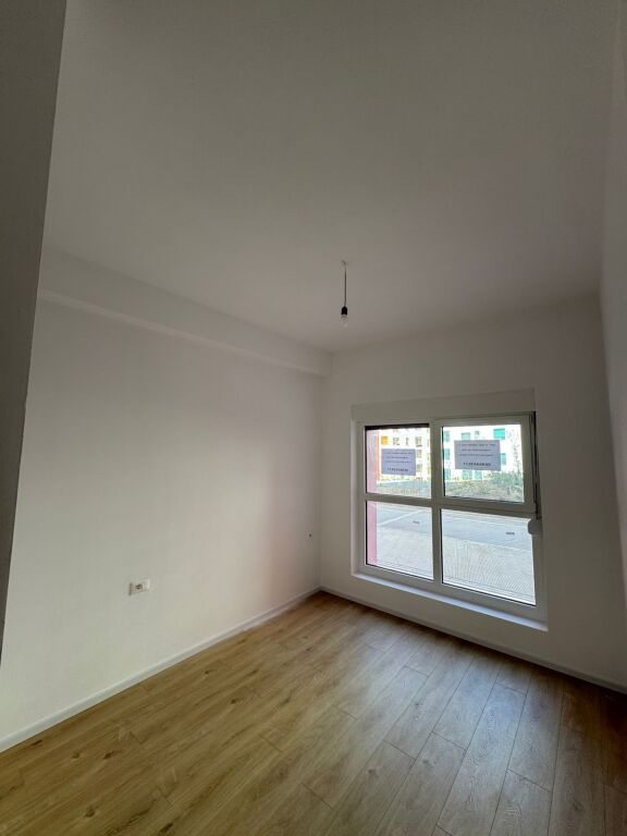 JEPET APARTAMENT 1+1 ME QERA - RR. ALI DEMI, TIRANE