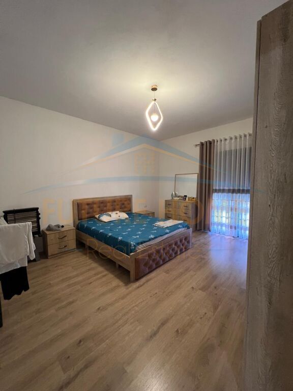 Affitto, Appartamento 2+1+2+Posto Auto, Nuovo Anello, Tirana.