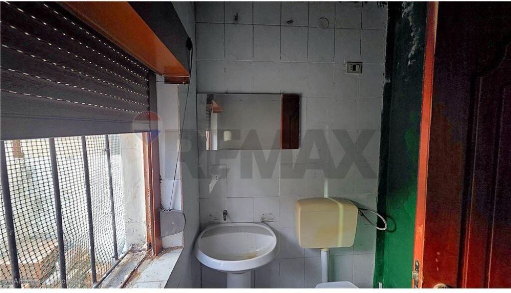 🏡 AMBIENT MULTIFUNKSIONAL PËR SHITJE PRANË TEATRIT – VLORË