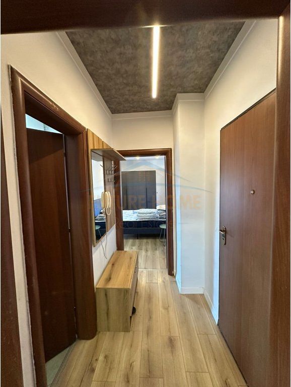 Affitto, Appartamento 1+1, Via Barrikadave, Tirana.