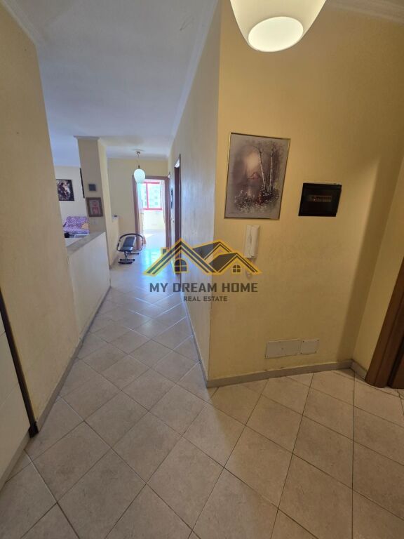 Shitet Apartament 2+1+2+3 Ballkone me Pamje Deti ne Vollga