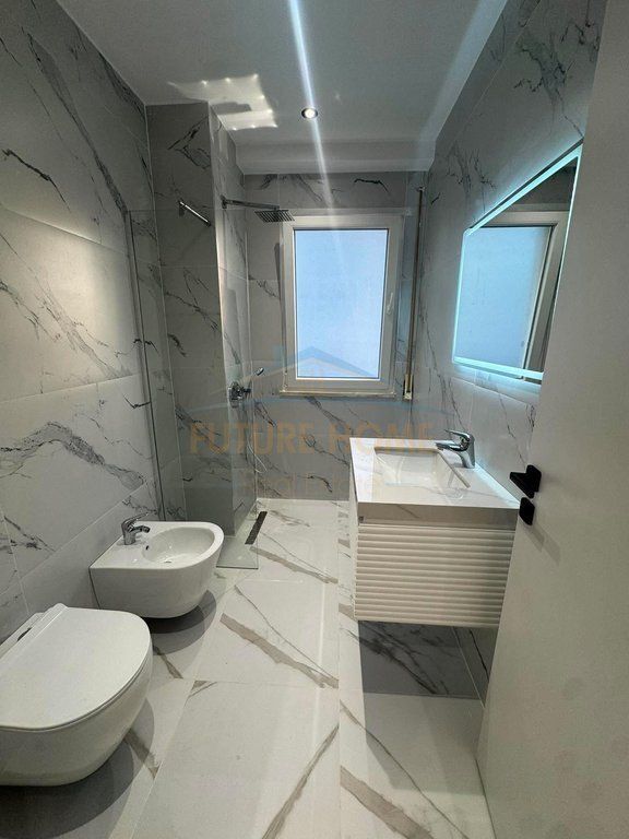 Shitet, Apartament 1+1, Misto Mame