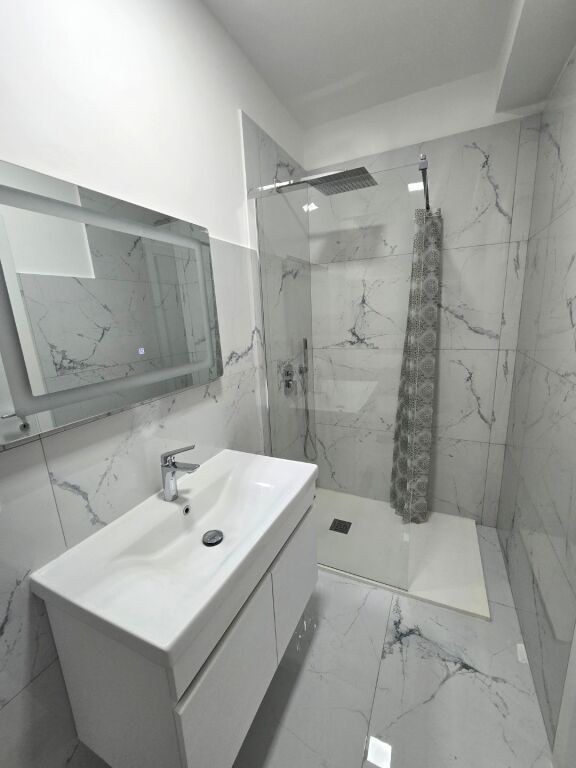 Tirana don bosko 3+1 2 bathrooms, third floor with elevator