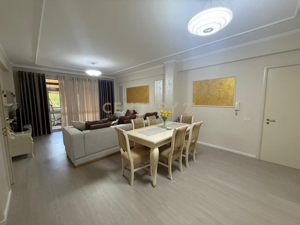 BLV. ZOGU I PARE, SHESIM APARTAMENT 2+1+2 390,000 € 37,000,000 Lekë