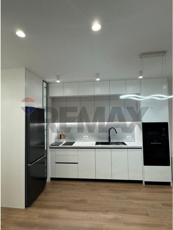 Shitet apartament 2+1 te Univers City, Tiranë