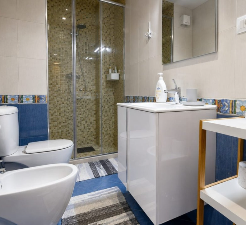 Apartment 2+1 for rent on Elbasan Street .