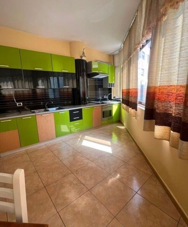 🏡 **SHITET APARTAMENT 1+1 – PRANË BULEVARDIT “ZOGU I PARË”**