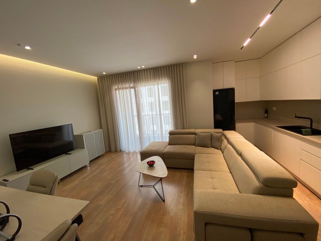 Apartament 2+1+2 tualete + Ballkon+ Post Parkingu,te perfshire, me qira.