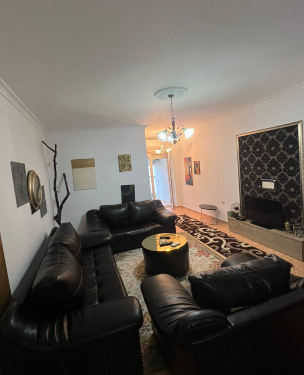 Apartment 2+1+2 for rent at Zogu i Zi, At Zef Pllumbi Street