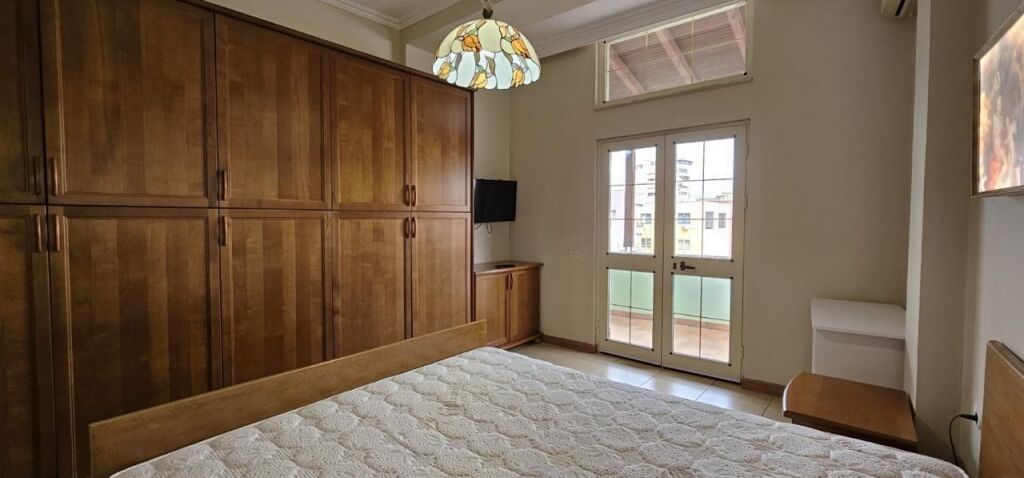 APARTAMENT 2+1 ME QIRA – RRUGA E DURRËSIT