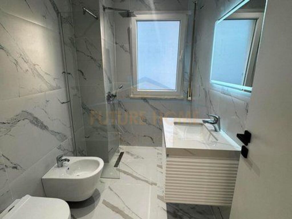 Shitet, Apartament 1+1, Misto Mame