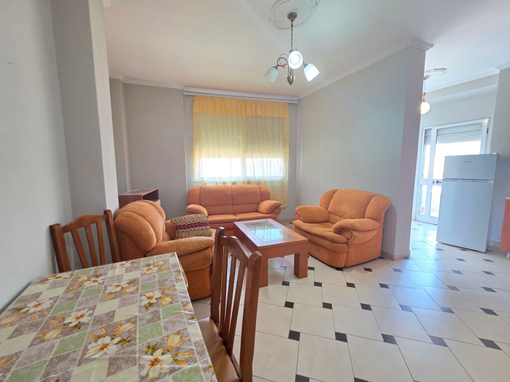 Jepet me qira apartament 1+1 tek rruga e barikadave