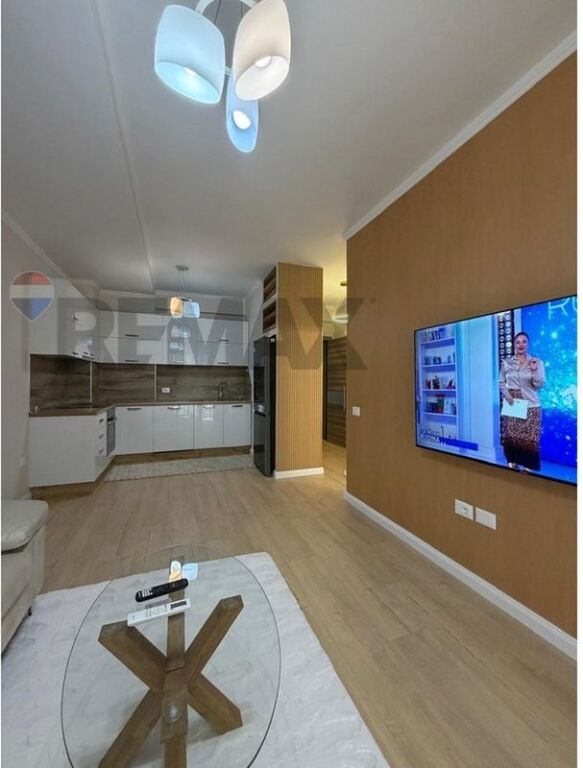 Shitet Apartament 1+1Kompleksi Golden Park