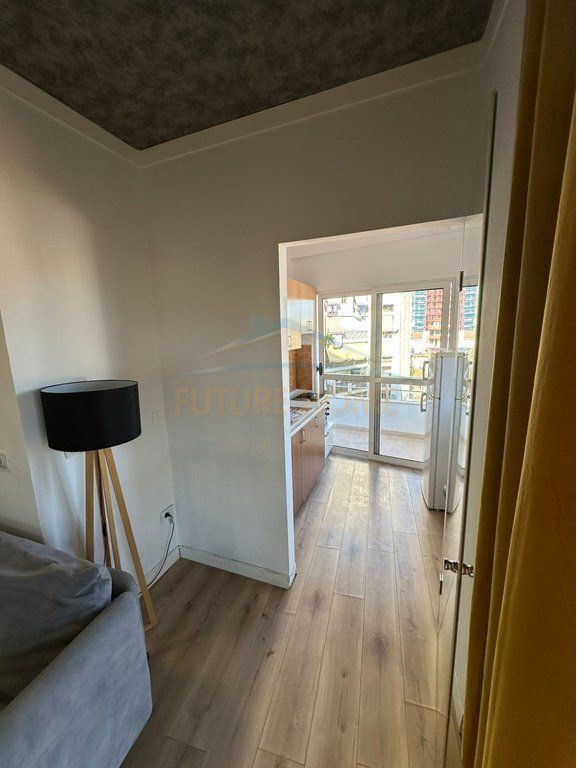 Qira, Apartament 1+1, Rruga e Barrikadave, Tiranë.