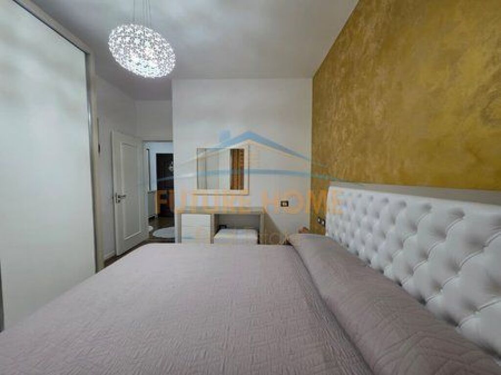 Qera, Apartament 2+1, Fresku, Tiranë.