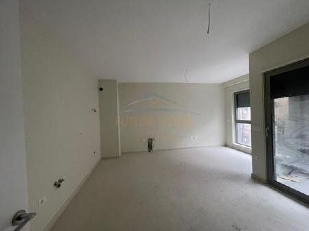 Affitto, Appartamento 1+1, Via Dervish Hekali, Scuola Rossa, Tirana.