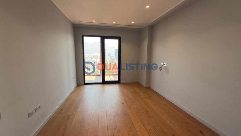 OFFICE SPACE FOR RENT + 🅿️ GARDEN BUILDING | 180 m²
