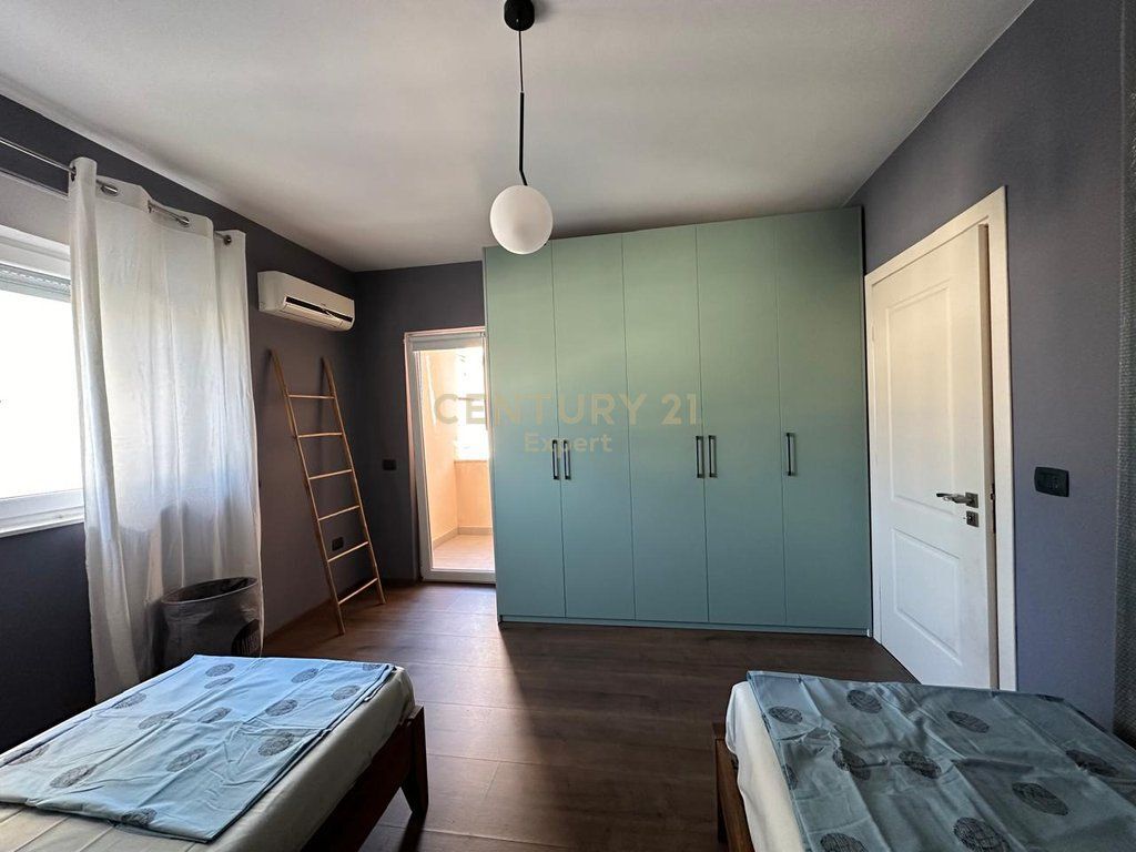 APPARTAMENTO 2+1+2 IN AFFITTO ALLA EX ESPOSIZIONE 1.400 € /Mese 130.000 Lek /Mese