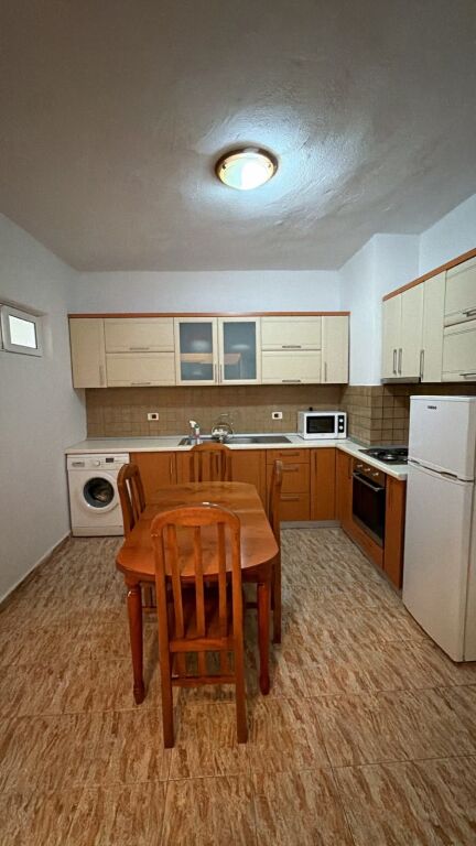 APARTAMENT 1+1 ME QERA NE DON BOSKO, PRANE SHKOLLES “QAZIM TURDIU”  ID 5440