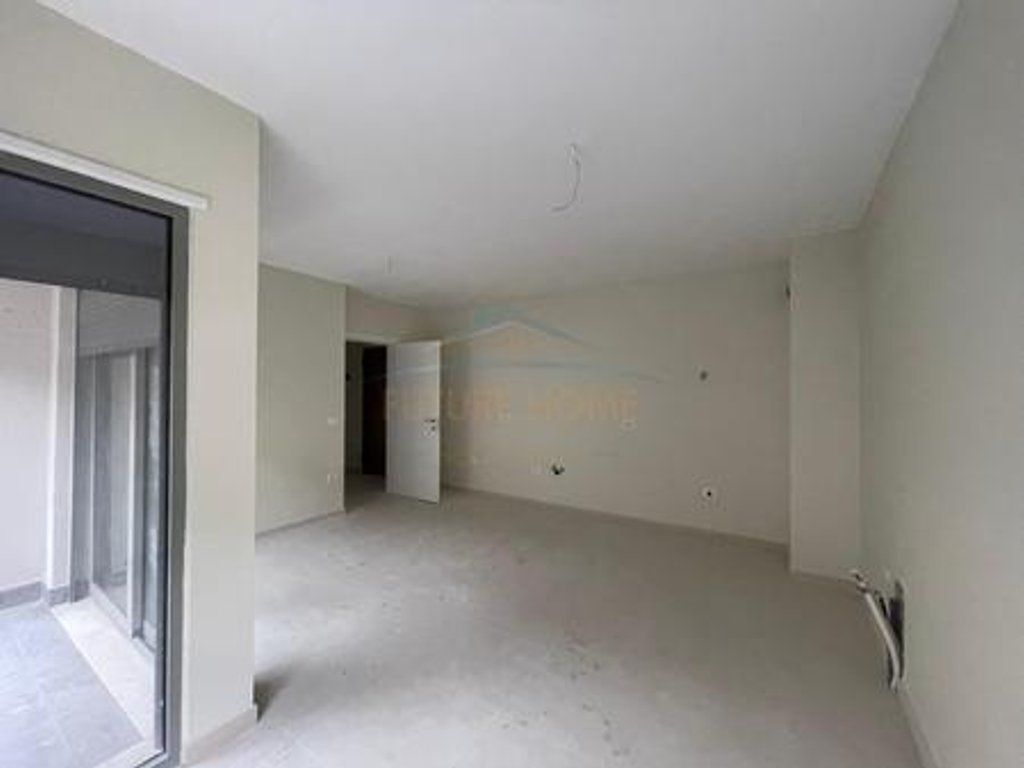 Affitto, Appartamento 1+1, Via Dervish Hekali, Scuola Rossa, Tirana.