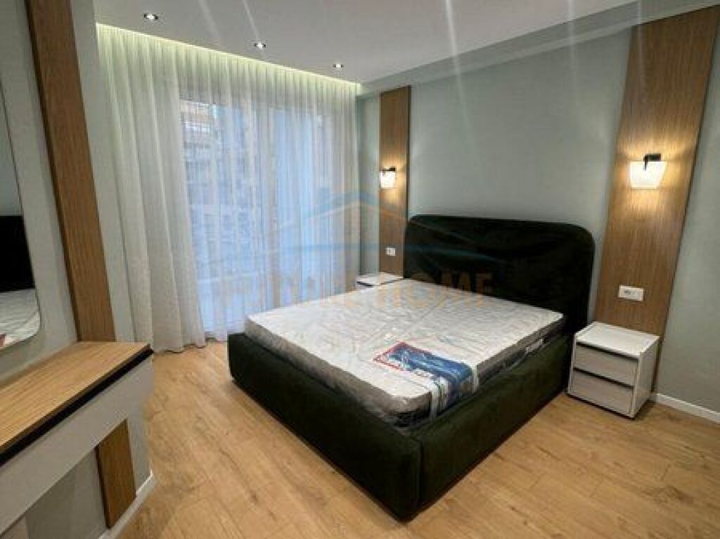 Shitet, Apartament 2+1, Misto Mame