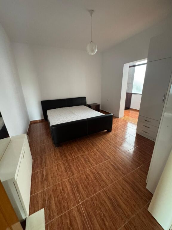 JEPET ME QIRA SHTËPI PRIVATE