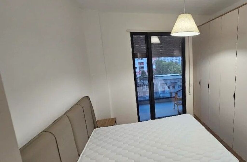 Appartamento 2+1+2 in affitto in Via 5 Maji, al Rondò di Via 5 Maji.