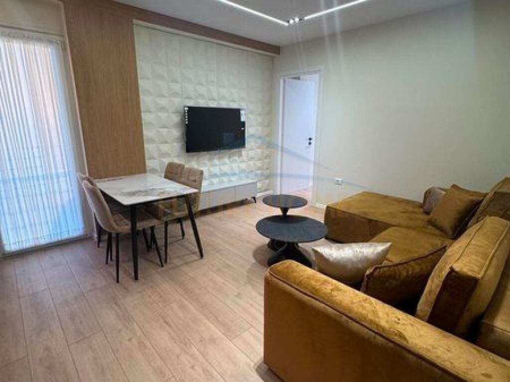 Shitet, Apartament 1+1, Misto Mame