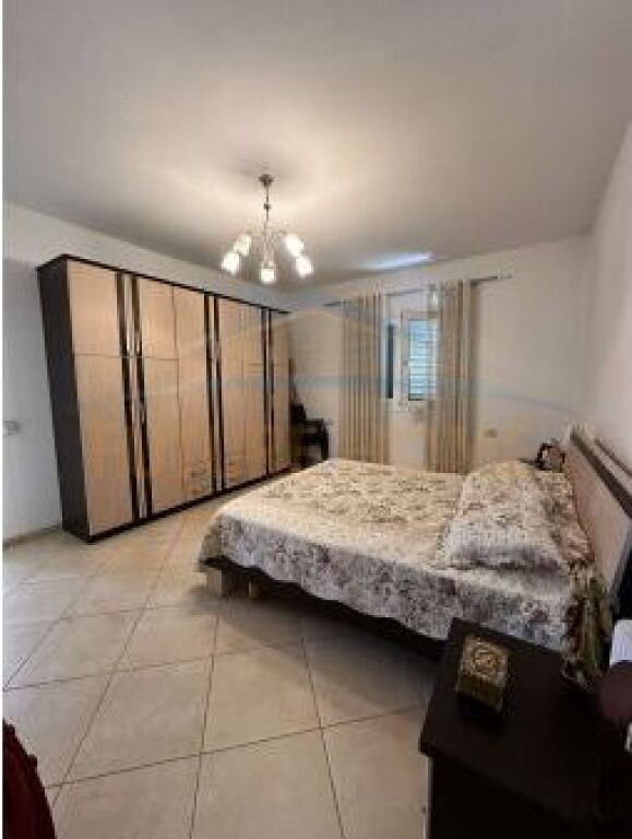 In vendita, villa su 3 piani, Vore.