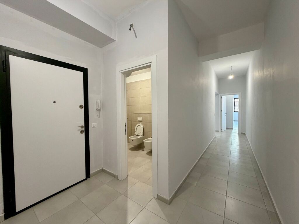 OKAZION!Shitet apartament 1+1 +verandë në Rezidencën "Kodra e Diellit"- Gjimnazi British