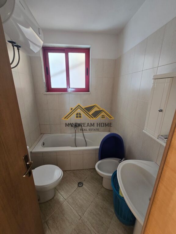 Shitet Apartament 2+1+2+3 Ballkone me Pamje Deti ne Vollga