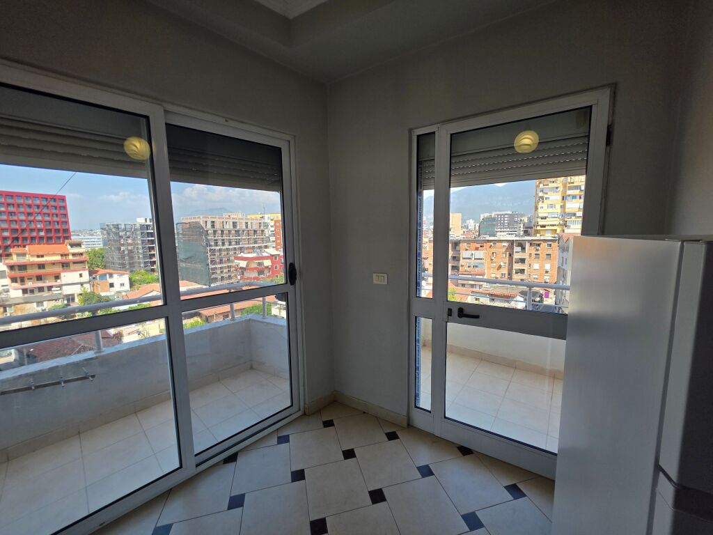 Jepet me qira apartament 1+1 tek rruga e barikadave