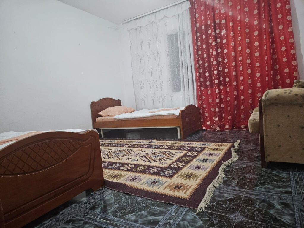 Jepet me qera kati i dyte i nje shtepie private