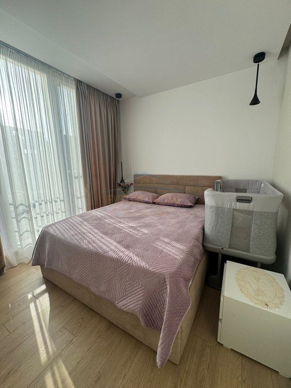 Shitet, Apartament 2+1, Pallatet Cabej,Yzberisht.