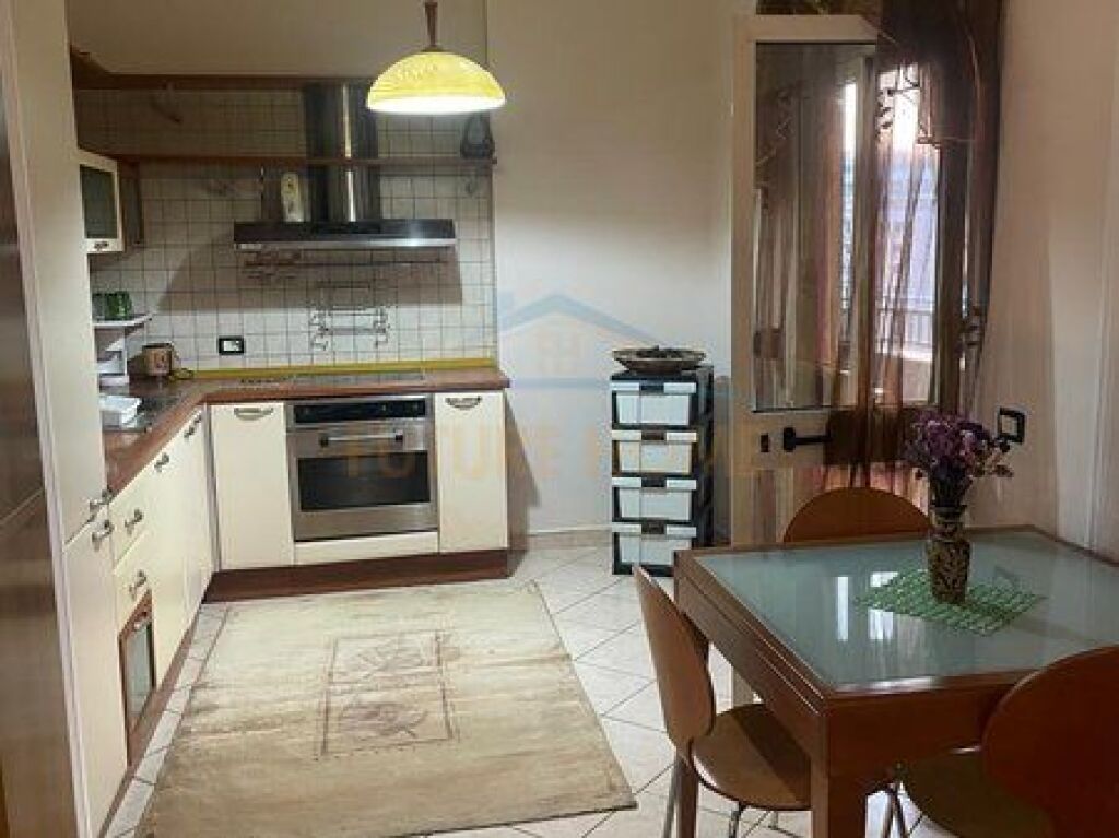 Qera, Apartament 2+1, Stacioni i Trenit, Tiranë
