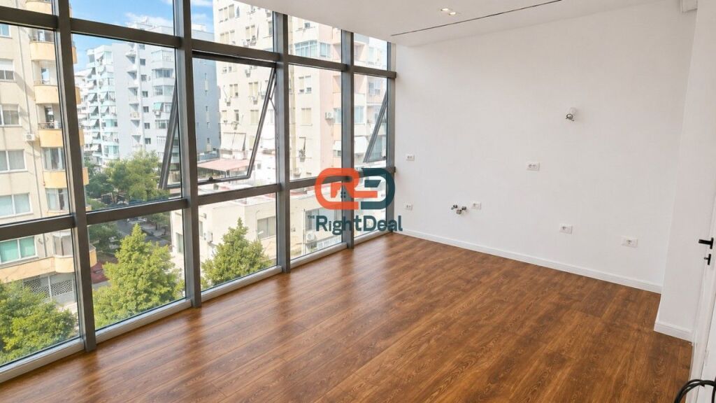 Prane 21 Dhjetorit, Shitet Apartament 1+1, Ideal Per Investim !!
