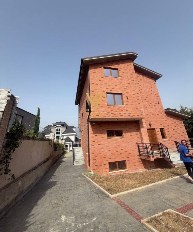 THREE-STORY VILLA FOR RENT IN TEG, RENT 3,700 EURO