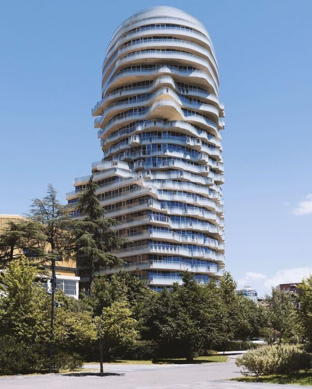 🏙️ SHITET Apartament 1+1 – Tirana Rock Tower