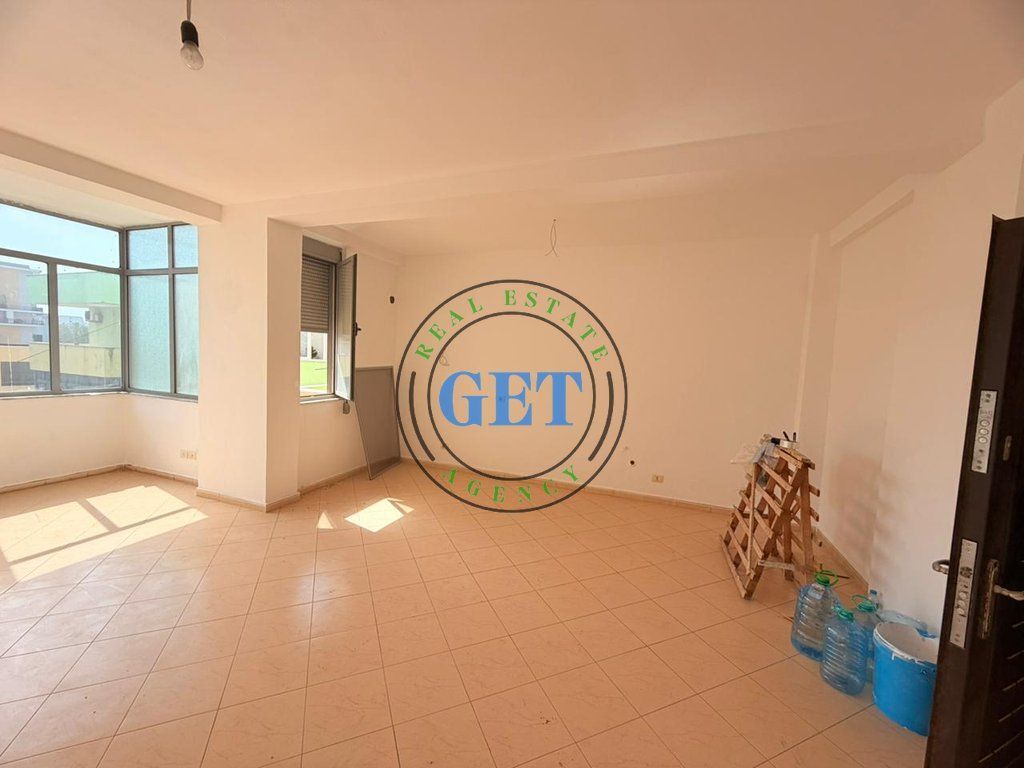 Shitet apartament 1+1 | Plazh, shkolla Bajram Curri, Durrës