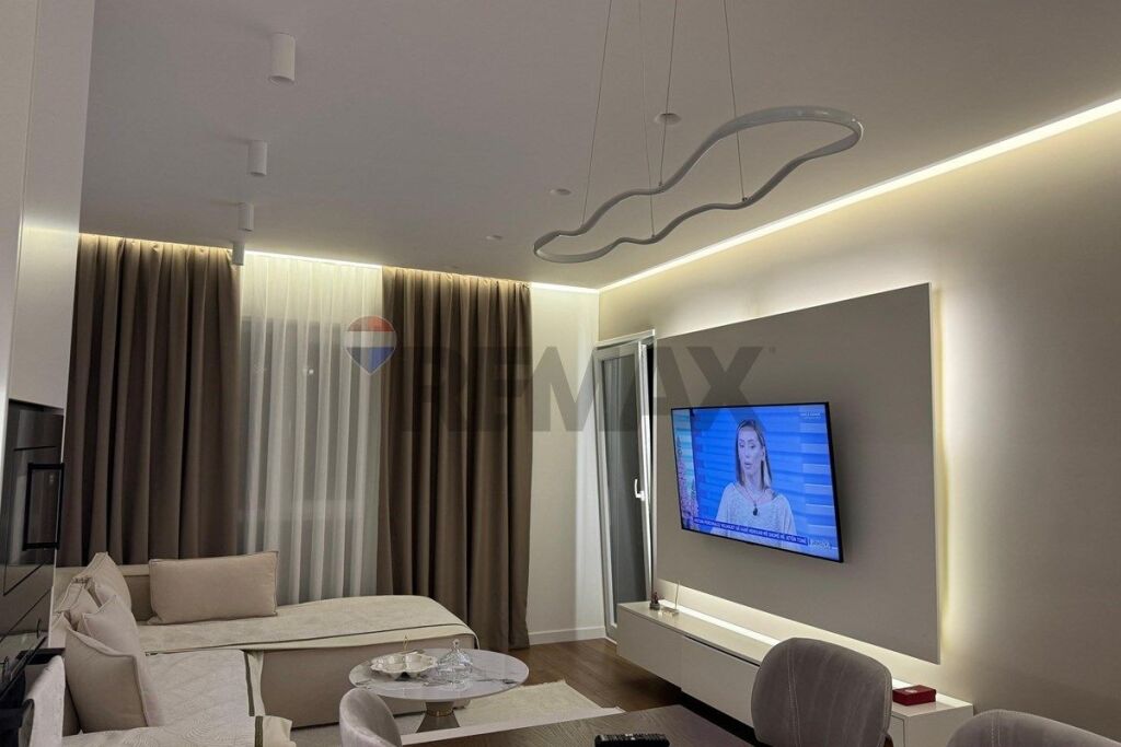 Shitet apartament 2+1 te Univers City, Tiranë
