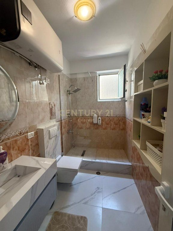 BLV. ZOGU I PARE, SHESIM APARTAMENT 2+1+2 390,000 € 37,000,000 Lekë