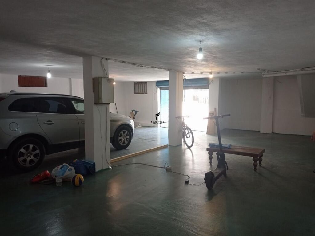 WAREHOUSES FOR RENT 130 M2 PORCELAIN 50,000 LEKE FH-90919