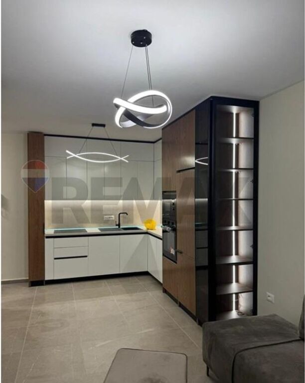 Apartament 1+1+post parkimi per qira tek Kompleksi E-88, Laprake